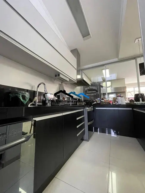 Casa com 3 quartos à venda, 260m2 em Residencial Campos de Piemonte, Araraquara - SP - imagem 5 Foto 5 de Casa com 3 quartos à venda, 260m2 em Residencial Campos de Piemonte, Araraquara - SP