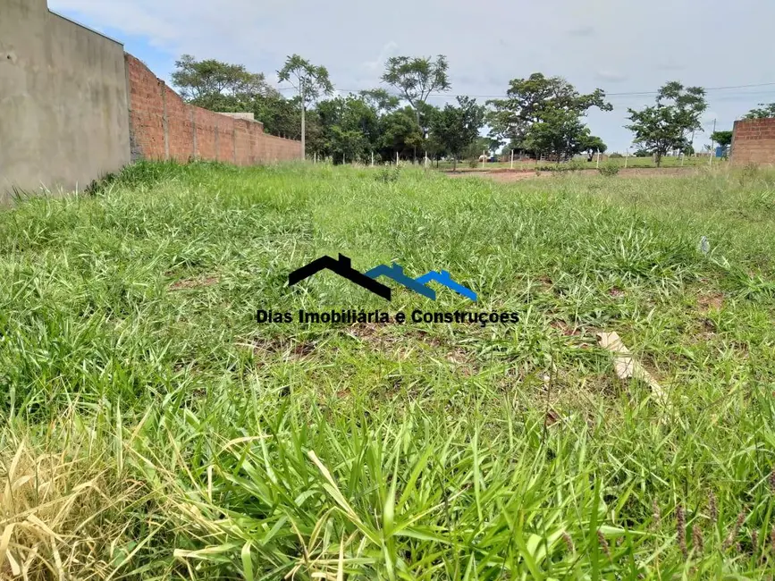 Foto 1 de Terreno / Lote à venda, 250m2 em Residencial Santa Luzia, Araraquara - SP