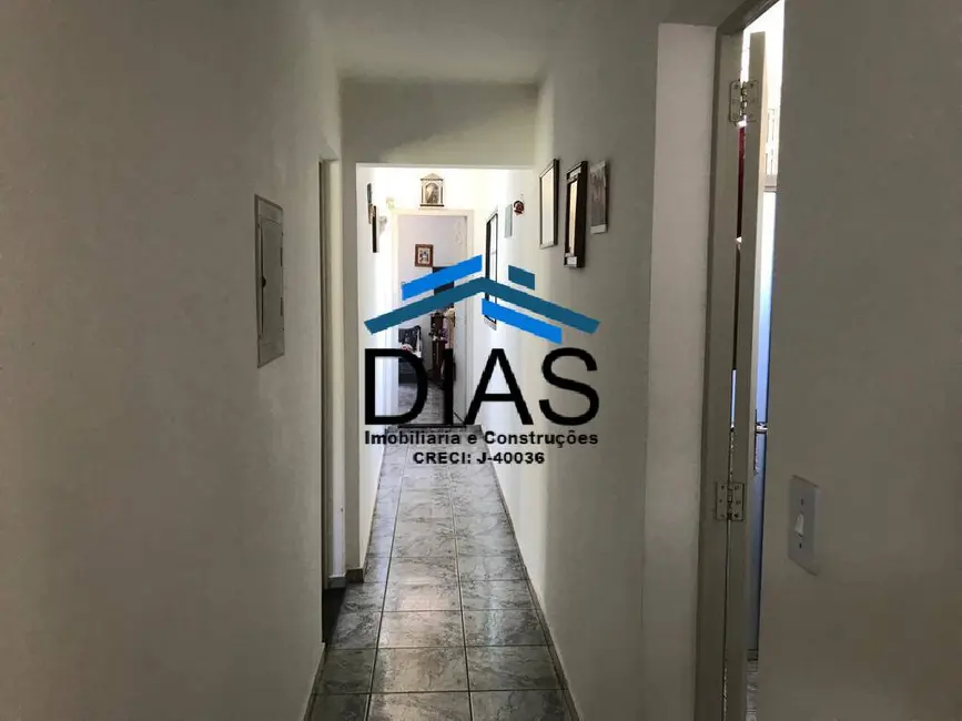Casa com 3 quartos à venda, 250m2 em Doutor Tancredo de Almeida Neves, Araraquara - SP - imagem 4 Foto 4 de Casa com 3 quartos à venda, 250m2 em Doutor Tancredo de Almeida Neves, Araraquara - SP