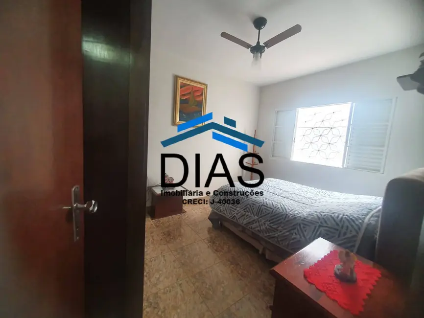 Casa com 3 quartos à venda, 315m2 em Vila Suconasa, Araraquara - SP - imagem 9 Foto 9 de Casa com 3 quartos à venda, 315m2 em Vila Suconasa, Araraquara - SP