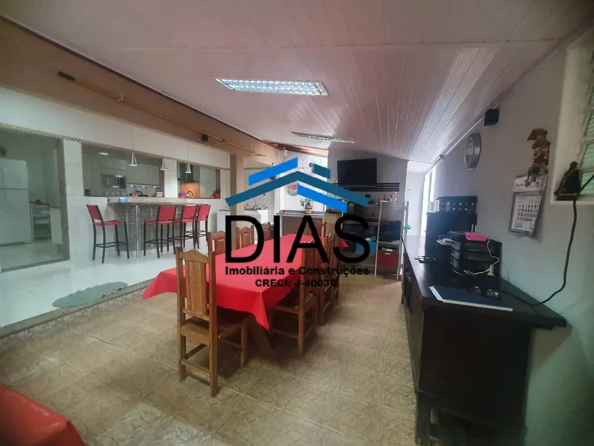 Foto 1 de Casa com 3 quartos à venda, 315m2 em Vila Suconasa, Araraquara - SP