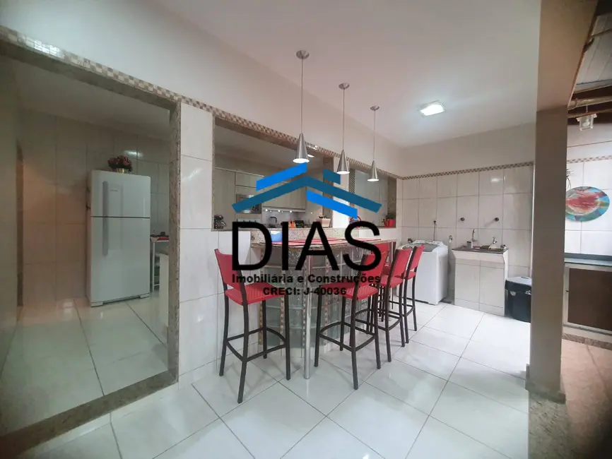 Casa com 3 quartos à venda, 315m2 em Vila Suconasa, Araraquara - SP - imagem 5 Foto 5 de Casa com 3 quartos à venda, 315m2 em Vila Suconasa, Araraquara - SP