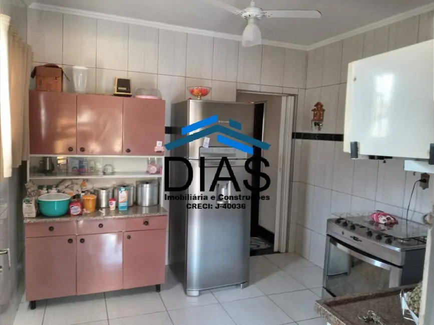 Casa com 2 quartos à venda, 300m2 em Vila Yamada, Araraquara - SP - imagem 7 Foto 7 de Casa com 2 quartos à venda, 300m2 em Vila Yamada, Araraquara - SP
