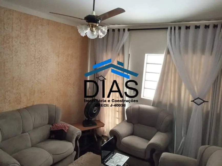 Casa com 2 quartos à venda, 300m2 em Vila Yamada, Araraquara - SP - imagem 3 Foto 3 de Casa com 2 quartos à venda, 300m2 em Vila Yamada, Araraquara - SP