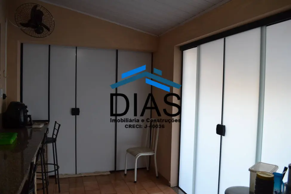 Foto 5 de Casa com 3 quartos à venda, 283m2 em Vila Velosa, Araraquara - SP