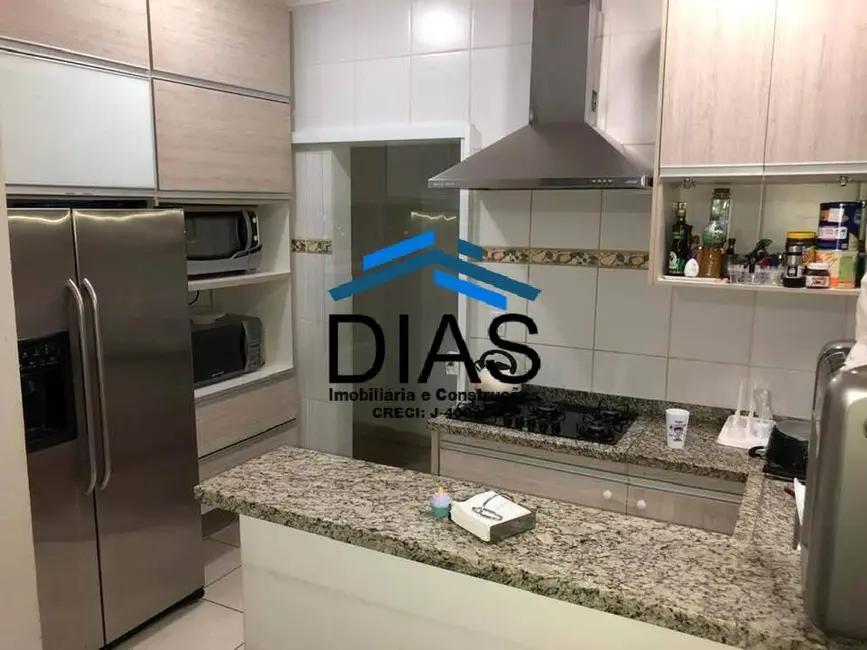 Casa com 3 quartos à venda, 200m2 em Jardim Marialice, Araraquara - SP - imagem 4 Foto 4 de Casa com 3 quartos à venda, 200m2 em Jardim Marialice, Araraquara - SP