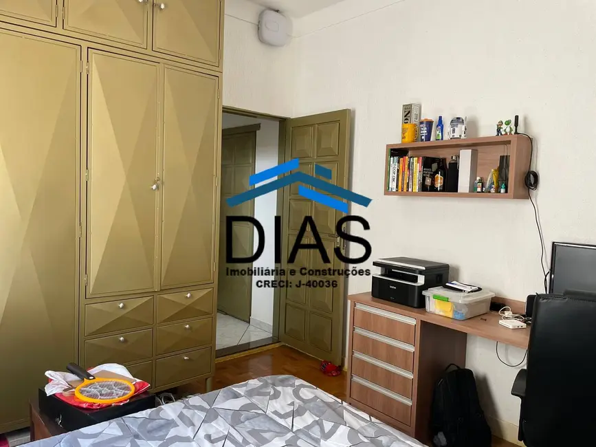 Casa com 3 quartos à venda, 300m2 em Centro, Araraquara - SP - imagem 9 Foto 9 de Casa com 3 quartos à venda, 300m2 em Centro, Araraquara - SP