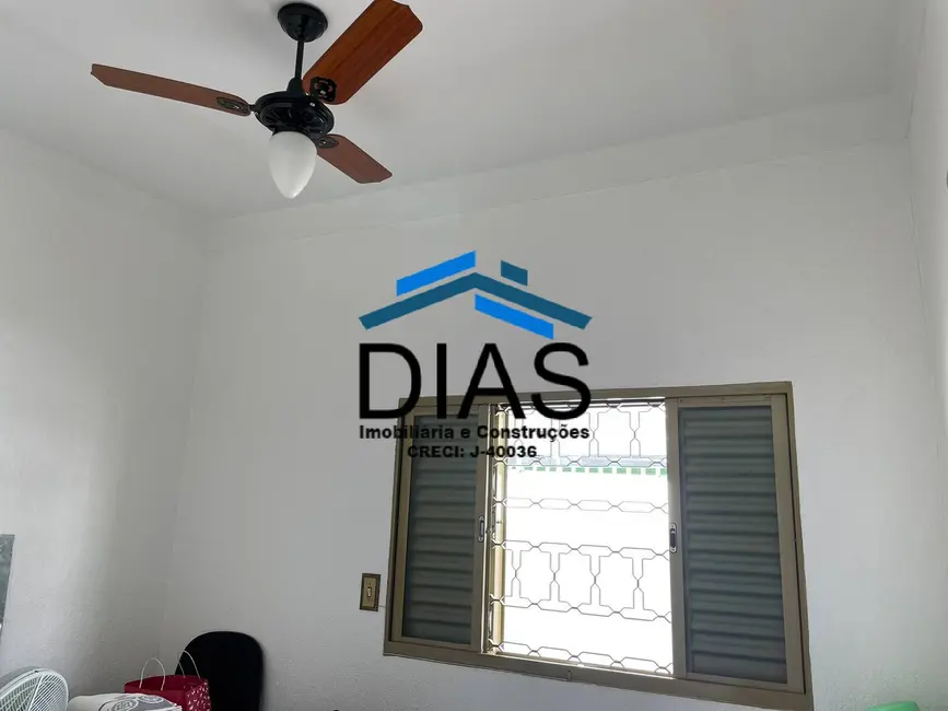 Casa com 3 quartos à venda, 300m2 em Centro, Araraquara - SP - imagem 6 Foto 6 de Casa com 3 quartos à venda, 300m2 em Centro, Araraquara - SP