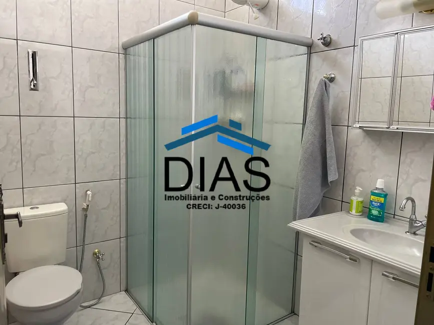Casa com 3 quartos à venda, 300m2 em Centro, Araraquara - SP - imagem 7 Foto 7 de Casa com 3 quartos à venda, 300m2 em Centro, Araraquara - SP