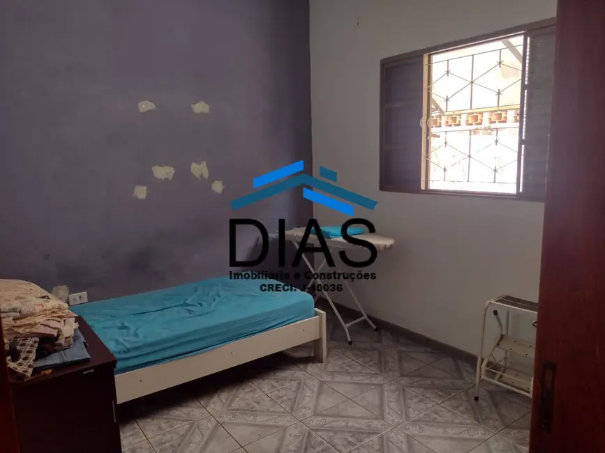 Casa com 3 quartos à venda, 250m2 em Parque Residencial Iguatemi, Araraquara - SP - imagem 9 Foto 9 de Casa com 3 quartos à venda, 250m2 em Parque Residencial Iguatemi, Araraquara - SP