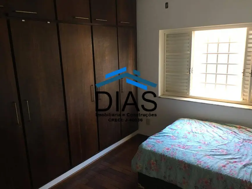 Foto 7 de Casa com 3 quartos à venda, 528m2 em Vila José Bonifácio, Araraquara - SP