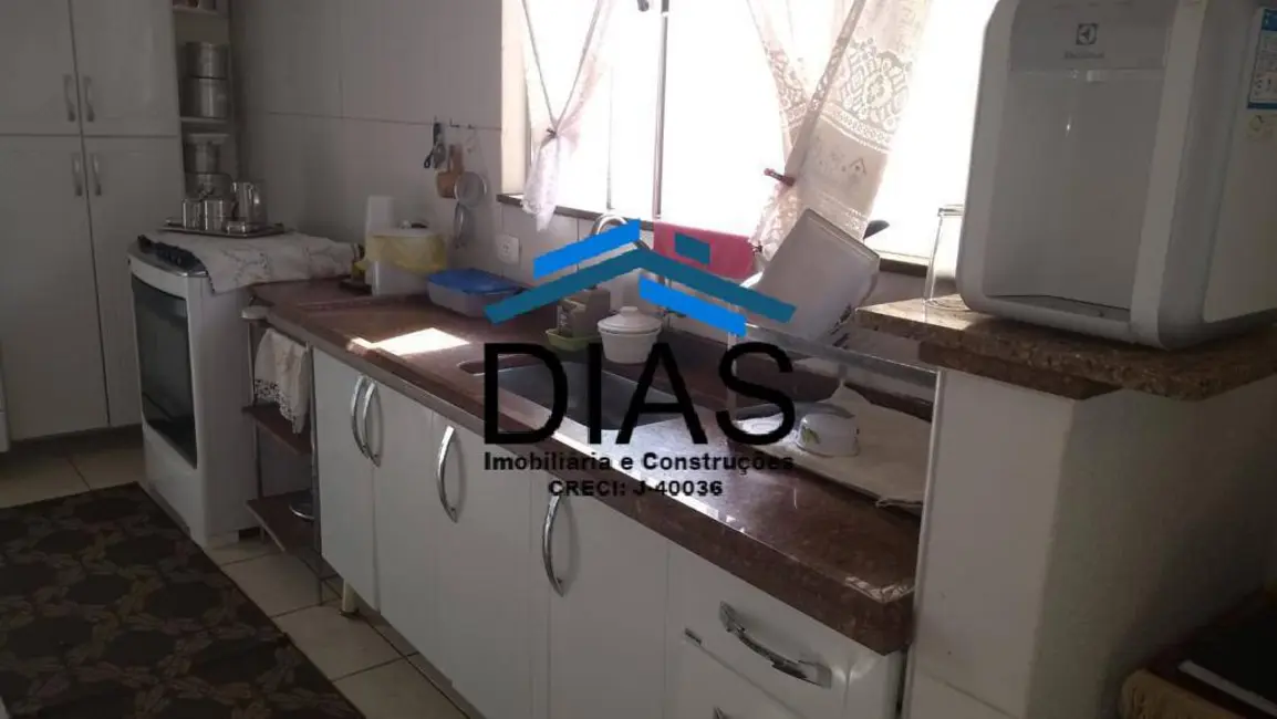 Casa com 3 quartos à venda, 241m2 em Vila Xavier (Vila Xavier), Araraquara - SP - imagem 7 Foto 7 de Casa com 3 quartos à venda, 241m2 em Vila Xavier (Vila Xavier), Araraquara - SP