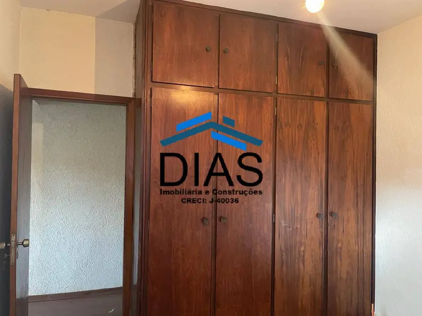 Casa com 3 quartos à venda, 209m2 em Jardim Santa Lúcia, Araraquara - SP - imagem 8 Foto 8 de Casa com 3 quartos à venda, 209m2 em Jardim Santa Lúcia, Araraquara - SP
