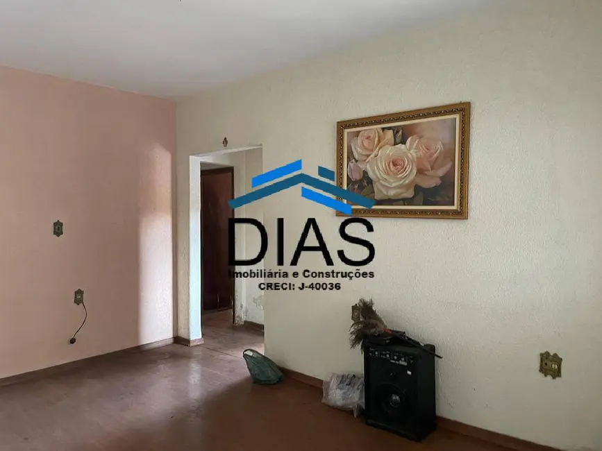 Casa com 3 quartos à venda, 209m2 em Jardim Santa Lúcia, Araraquara - SP - imagem 6 Foto 6 de Casa com 3 quartos à venda, 209m2 em Jardim Santa Lúcia, Araraquara - SP