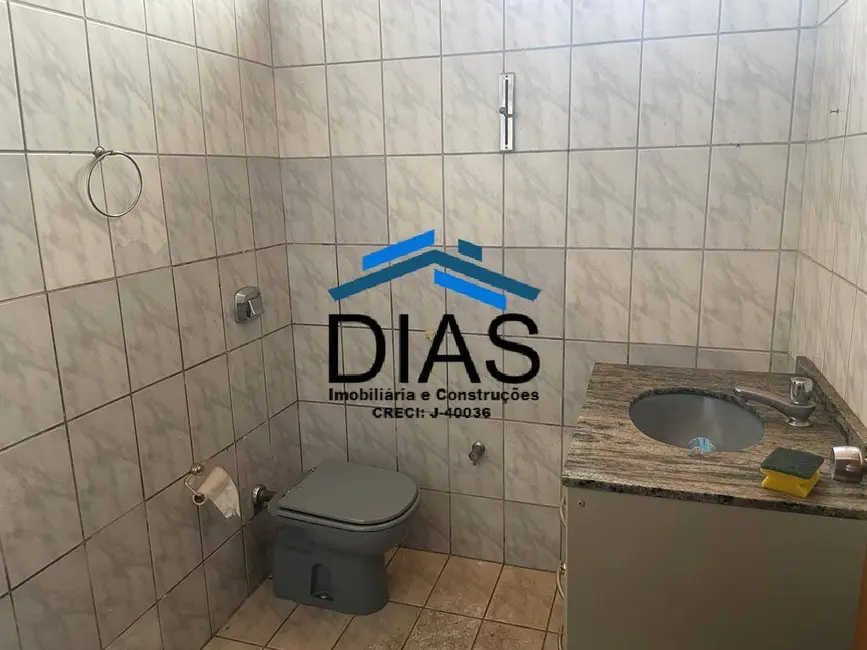Casa com 3 quartos à venda, 209m2 em Jardim Santa Lúcia, Araraquara - SP - imagem 5 Foto 5 de Casa com 3 quartos à venda, 209m2 em Jardim Santa Lúcia, Araraquara - SP