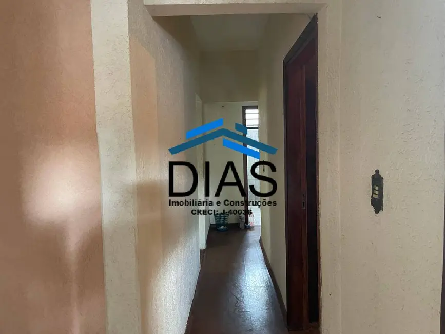 Casa com 3 quartos à venda, 209m2 em Jardim Santa Lúcia, Araraquara - SP - imagem 7 Foto 7 de Casa com 3 quartos à venda, 209m2 em Jardim Santa Lúcia, Araraquara - SP