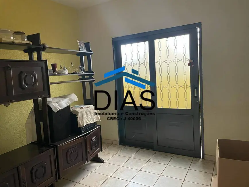 Foto 2 de Casa com 3 quartos à venda, 209m2 em Jardim Santa Lúcia, Araraquara - SP
