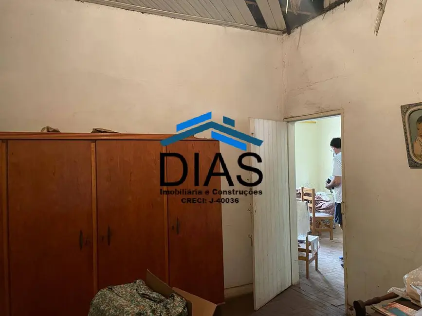 Casa com 3 quartos à venda, 325m2 em Centro, Araraquara - SP - imagem 5 Foto 5 de Casa com 3 quartos à venda, 325m2 em Centro, Araraquara - SP
