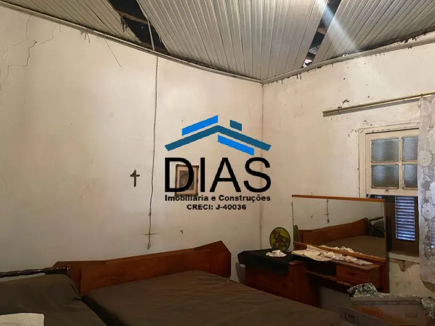 Casa com 3 quartos à venda, 325m2 em Centro, Araraquara - SP - imagem 4 Foto 4 de Casa com 3 quartos à venda, 325m2 em Centro, Araraquara - SP