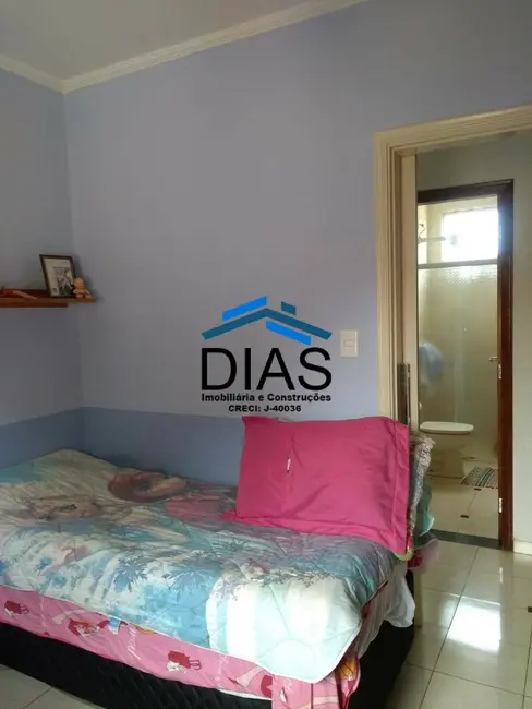 Casa com 3 quartos à venda, 210m2 em Centro, Araraquara - SP - imagem 8 Foto 8 de Casa com 3 quartos à venda, 210m2 em Centro, Araraquara - SP