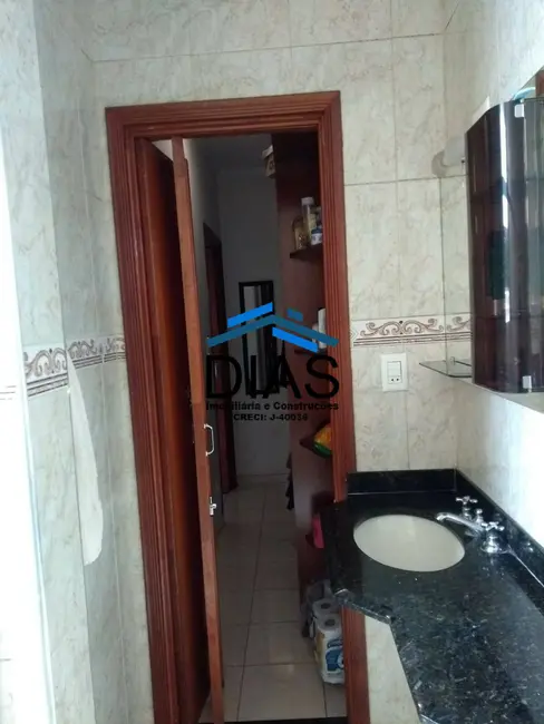 Casa com 3 quartos à venda, 210m2 em Centro, Araraquara - SP - imagem 4 Foto 4 de Casa com 3 quartos à venda, 210m2 em Centro, Araraquara - SP