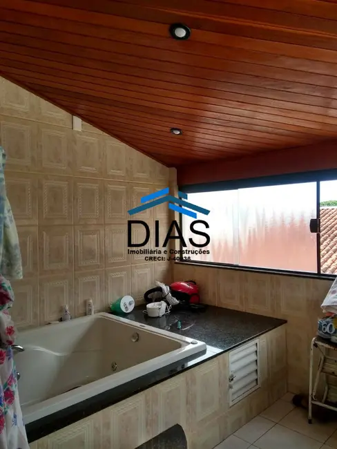 Casa com 3 quartos à venda, 210m2 em Centro, Araraquara - SP - imagem 6 Foto 6 de Casa com 3 quartos à venda, 210m2 em Centro, Araraquara - SP