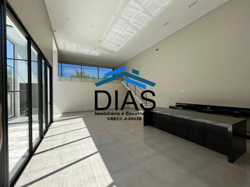Casa com 4 quartos à venda, 628m2 em Jardim Residencial Quinta dos Oitis, Araraquara - SP - imagem 6 Foto 6 de Casa com 4 quartos à venda, 628m2 em Jardim Residencial Quinta dos Oitis, Araraquara - SP