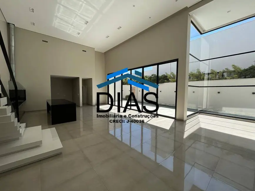 Casa com 4 quartos à venda, 628m2 em Jardim Residencial Quinta dos Oitis, Araraquara - SP - imagem 4 Foto 4 de Casa com 4 quartos à venda, 628m2 em Jardim Residencial Quinta dos Oitis, Araraquara - SP