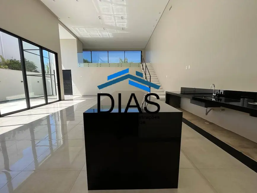 Casa com 4 quartos à venda, 628m2 em Jardim Residencial Quinta dos Oitis, Araraquara - SP - imagem 8 Foto 8 de Casa com 4 quartos à venda, 628m2 em Jardim Residencial Quinta dos Oitis, Araraquara - SP