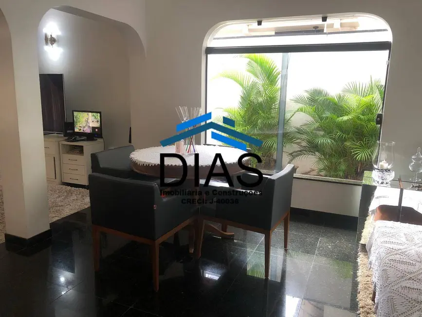 Casa com 5 quartos à venda, 600m2 em Vila Harmonia, Araraquara - SP - imagem 4 Foto 4 de Casa com 5 quartos à venda, 600m2 em Vila Harmonia, Araraquara - SP