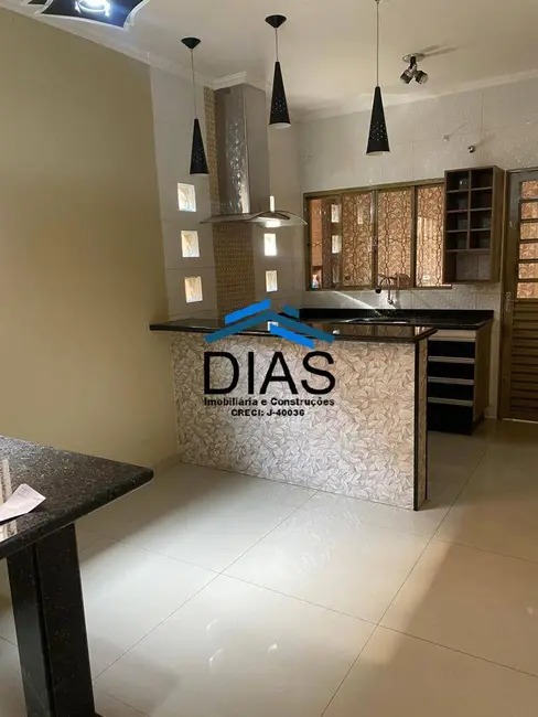 Casa com 2 quartos à venda, 160m2 em Jardim Victório Antônio de Santi II, Araraquara - SP - imagem 5 Foto 5 de Casa com 2 quartos à venda, 160m2 em Jardim Victório Antônio de Santi II, Araraquara - SP