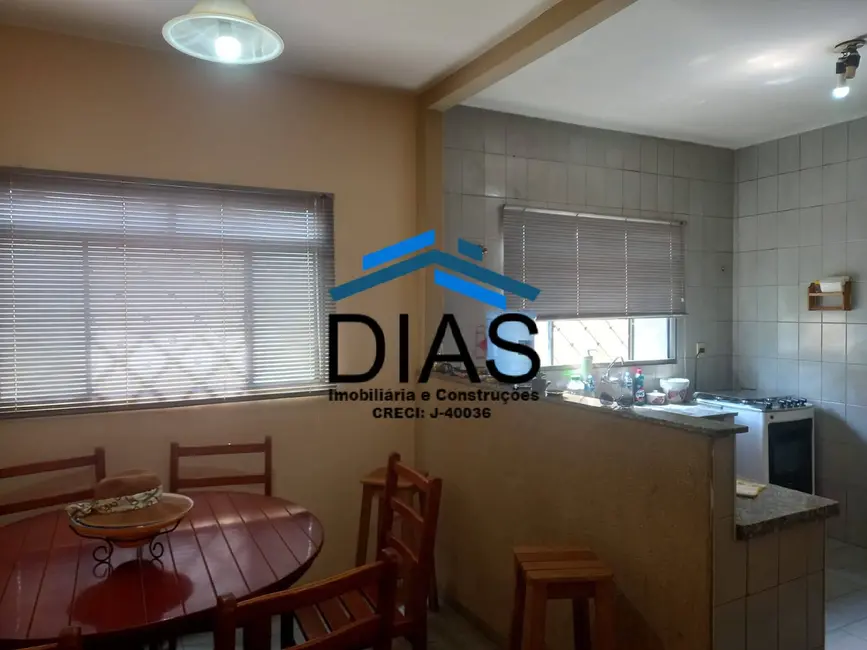 Casa com 3 quartos à venda, 300m2 em Vila Santa Maria (Vila Xavier), Araraquara - SP - imagem 2 Foto 2 de Casa com 3 quartos à venda, 300m2 em Vila Santa Maria (Vila Xavier), Araraquara - SP