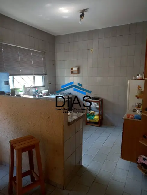 Casa com 3 quartos à venda, 300m2 em Vila Santa Maria (Vila Xavier), Araraquara - SP - imagem 7 Foto 7 de Casa com 3 quartos à venda, 300m2 em Vila Santa Maria (Vila Xavier), Araraquara - SP