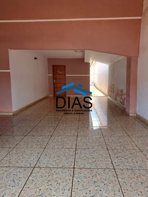 Casa com 3 quartos à venda, 268m2 em Jardim das Paineiras, Araraquara - SP - imagem 2 Foto 2 de Casa com 3 quartos à venda, 268m2 em Jardim das Paineiras, Araraquara - SP
