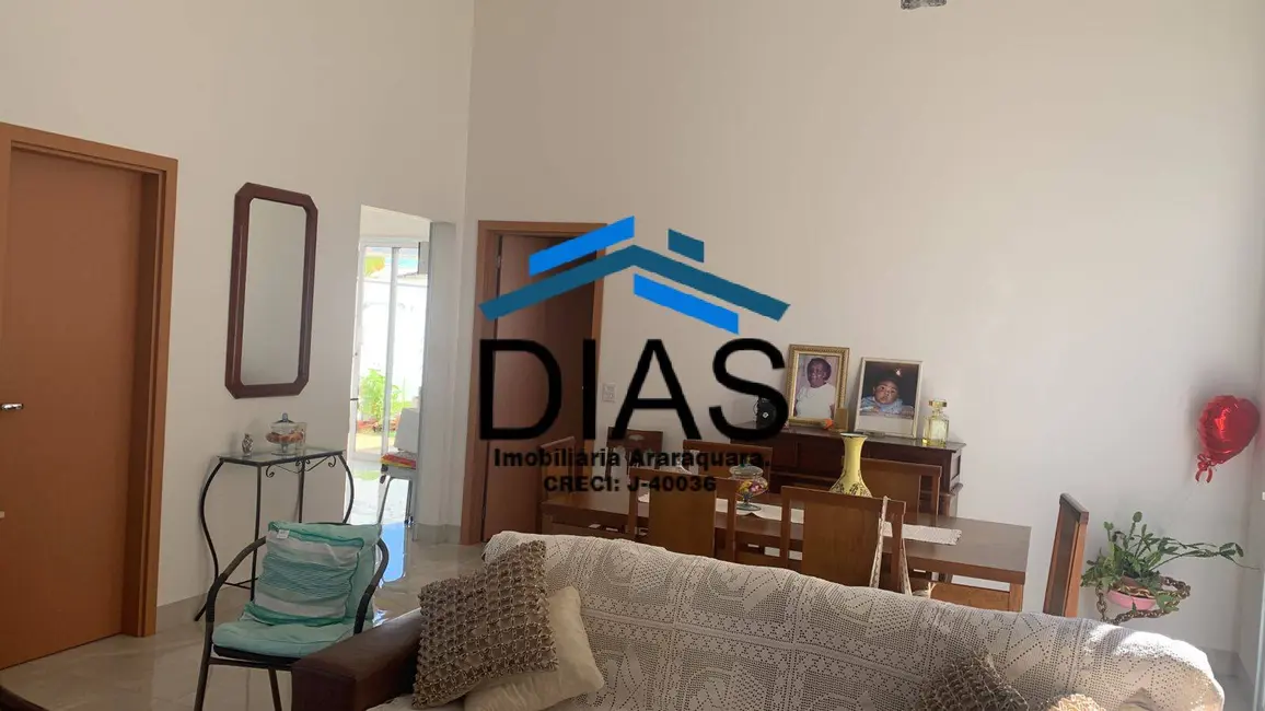 Casa com 3 quartos à venda, 154m2 em Jardim das Acácias, Araraquara - SP - imagem 2 Foto 2 de Casa com 3 quartos à venda, 154m2 em Jardim das Acácias, Araraquara - SP