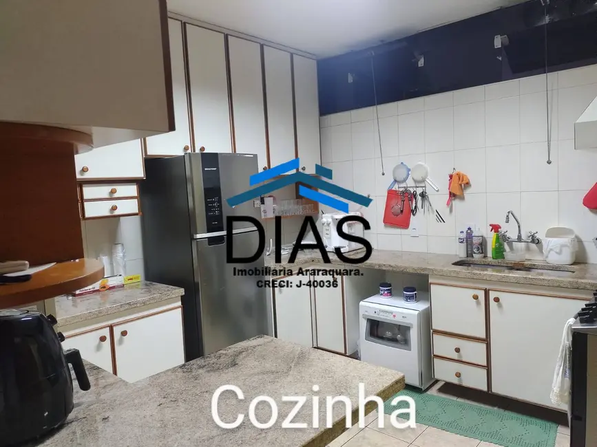 Casa com 4 quartos à venda, 238m2 em Vila Santa Maria (Vila Xavier), Araraquara - SP - imagem 2 Foto 2 de Casa com 4 quartos à venda, 238m2 em Vila Santa Maria (Vila Xavier), Araraquara - SP