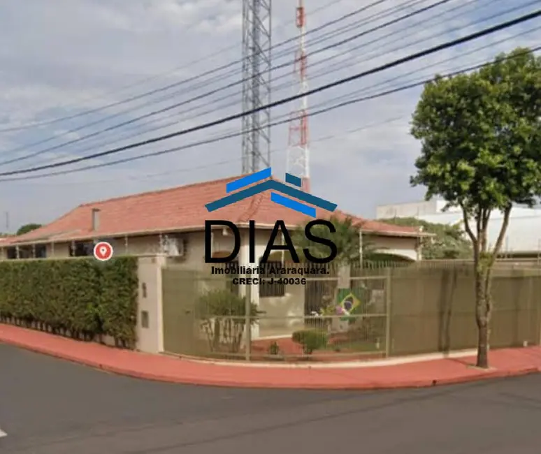 Casa com 4 quartos à venda, 238m2 em Vila Santa Maria (Vila Xavier), Araraquara - SP - imagem 1 Foto 1 de Casa com 4 quartos à venda, 238m2 em Vila Santa Maria (Vila Xavier), Araraquara - SP