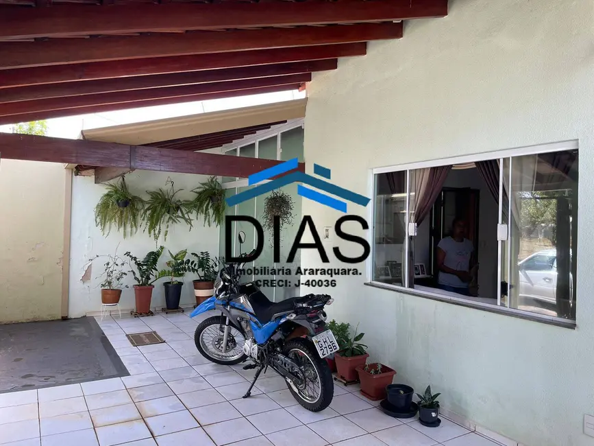 Foto 1 de Casa com 2 quartos à venda, 106m2 em Jardim das Estações (Vila Xavier), Araraquara - SP