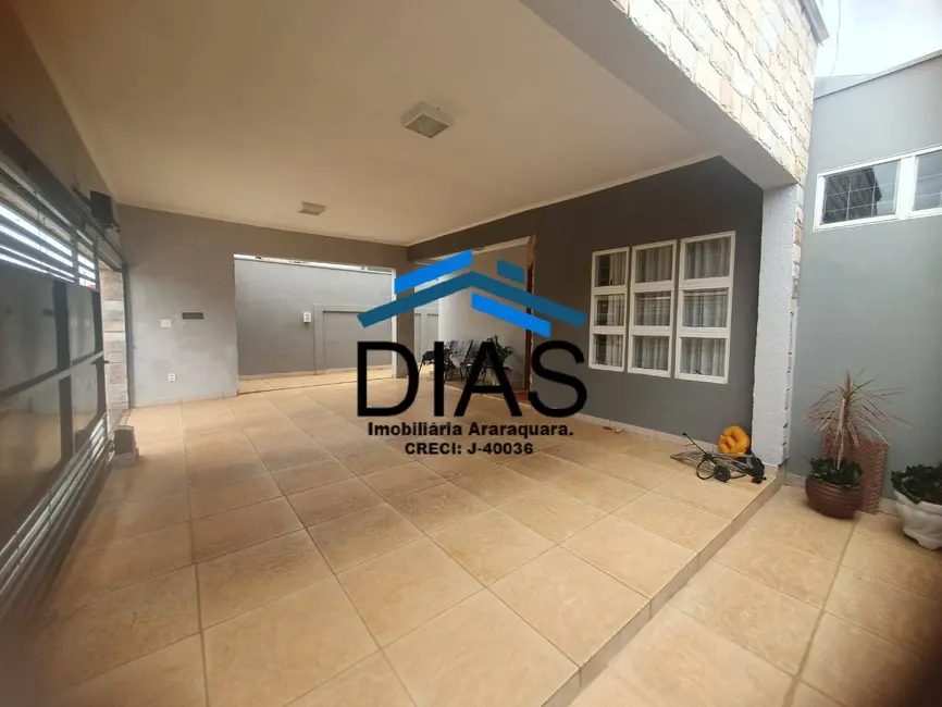 Casa com 3 quartos à venda, 198m2 em Jardim Maria Luiza V, Araraquara - SP - imagem 2 Foto 2 de Casa com 3 quartos à venda, 198m2 em Jardim Maria Luiza V, Araraquara - SP
