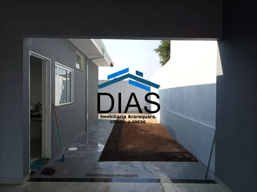 Foto 1 de Casa com 2 quartos à venda, 82m2 em Jardim Tamoio, Araraquara - SP