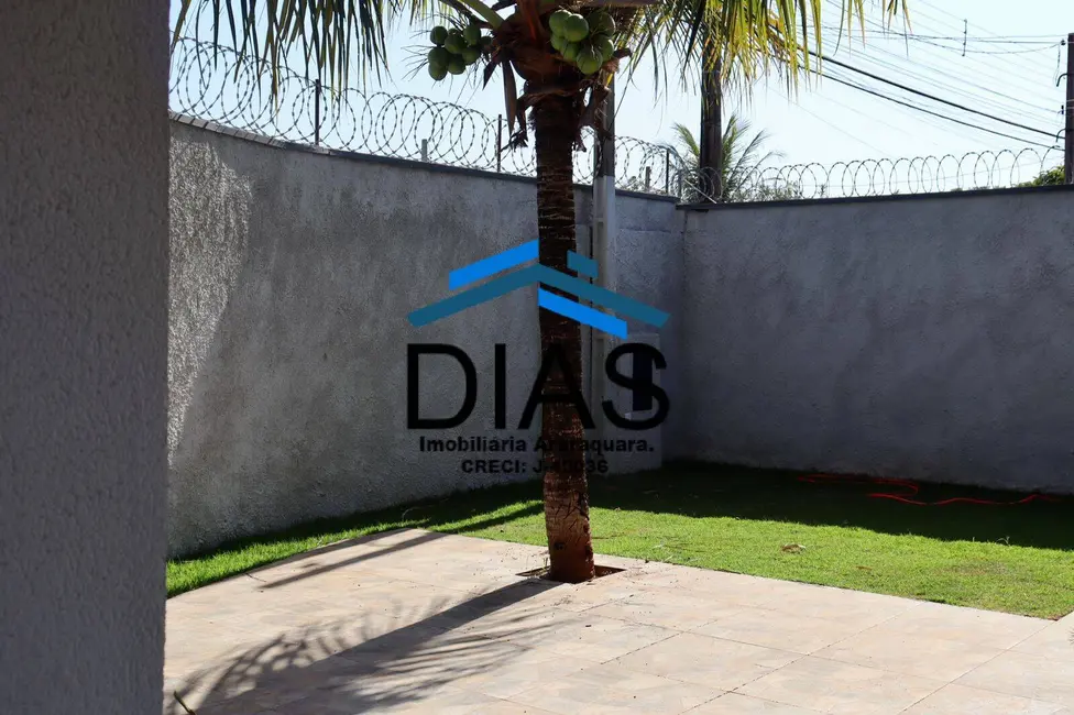 Casa com 3 quartos à venda, 178m2 em Jardim Roberto Selmi Dei, Araraquara - SP - imagem 2 Foto 2 de Casa com 3 quartos à venda, 178m2 em Jardim Roberto Selmi Dei, Araraquara - SP