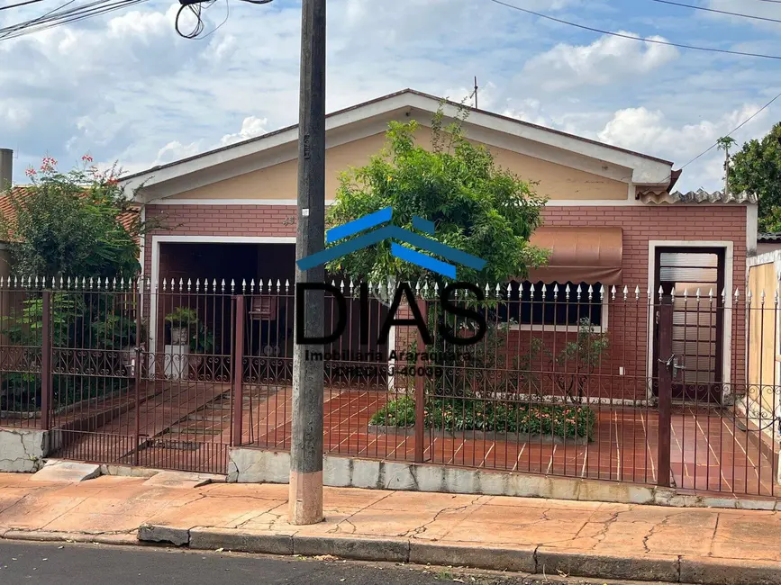Foto 1 de Casa com 3 quartos à venda, 190m2 em Vila Suconasa, Araraquara - SP