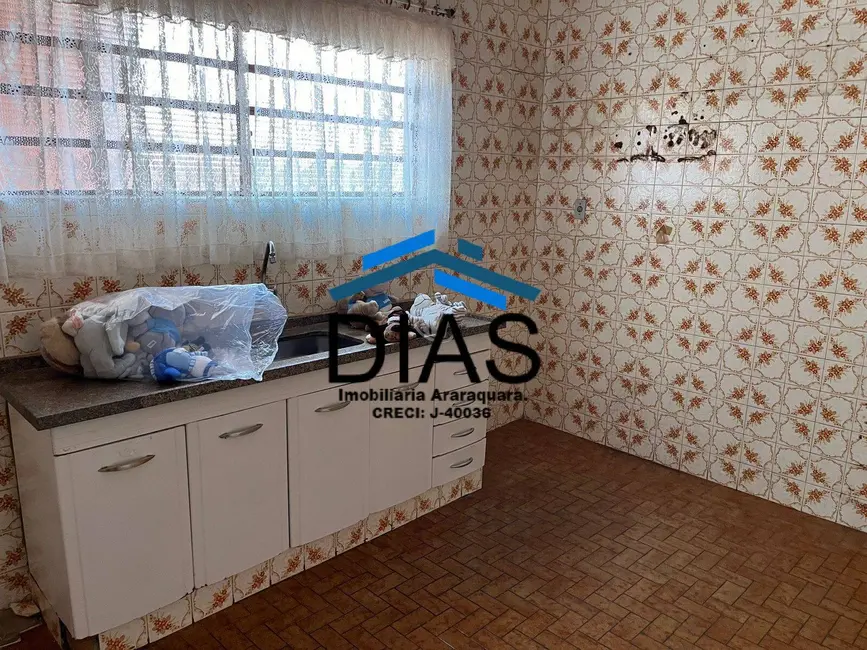 Casa com 3 quartos à venda, 190m2 em Vila Suconasa, Araraquara - SP - imagem 2 Foto 2 de Casa com 3 quartos à venda, 190m2 em Vila Suconasa, Araraquara - SP