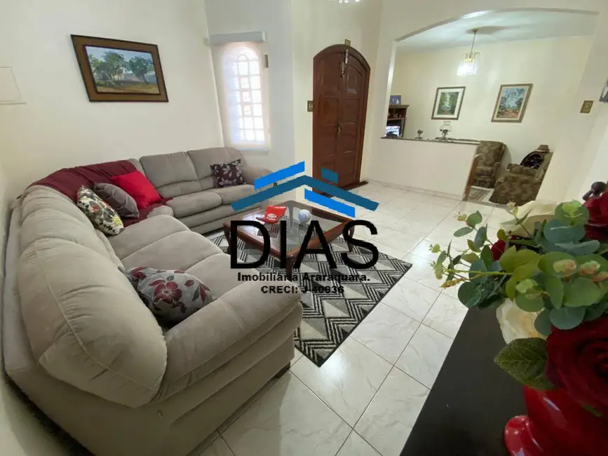 Foto 2 de Casa com 4 quartos à venda, 285m2 em Vila José Bonifácio, Araraquara - SP