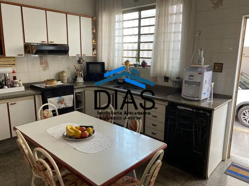 Foto 8 de Casa com 4 quartos à venda, 285m2 em Vila José Bonifácio, Araraquara - SP