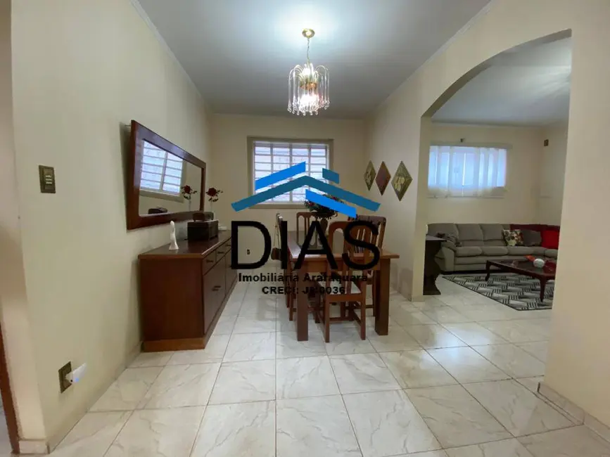 Foto 5 de Casa com 4 quartos à venda, 285m2 em Vila José Bonifácio, Araraquara - SP