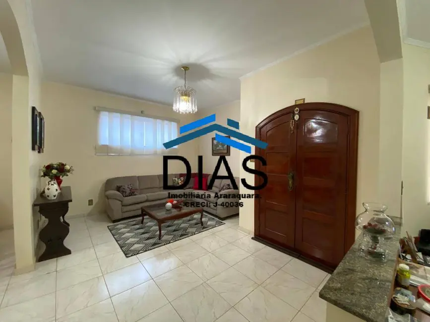 Foto 7 de Casa com 4 quartos à venda, 285m2 em Vila José Bonifácio, Araraquara - SP