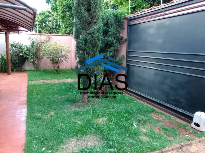 Foto 1 de Casa com 4 quartos à venda, 190m2 em Parque Laranjeiras, Araraquara - SP