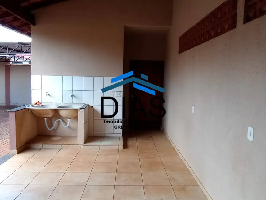 Casa com 4 quartos à venda, 190m2 em Parque Laranjeiras, Araraquara - SP - imagem 4 Foto 4 de Casa com 4 quartos à venda, 190m2 em Parque Laranjeiras, Araraquara - SP