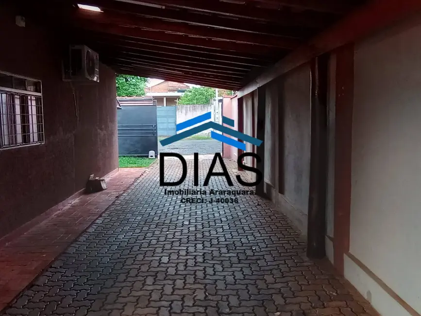 Foto 2 de Casa com 4 quartos à venda, 190m2 em Parque Laranjeiras, Araraquara - SP